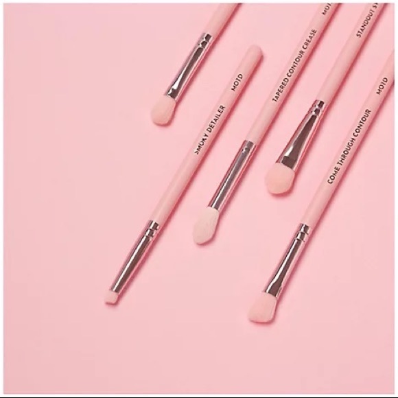 🌟 2 Day Sale🌟 MOTD Cosmetics, A Blush Blending Essential Eye Brush Set Of 5 - Picture 2 of 12